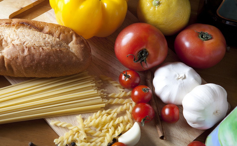 パスタとパンと野菜